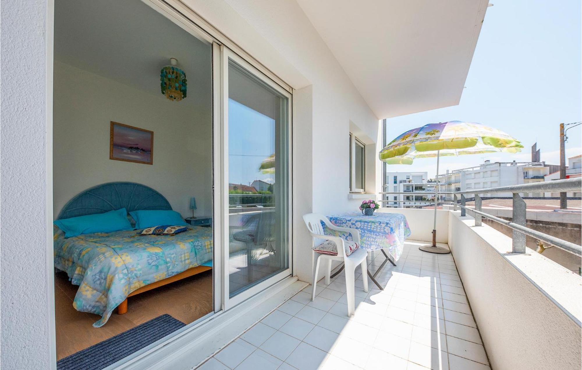 Gorgeous Apartment In Royan With Kitchen Εξωτερικό φωτογραφία