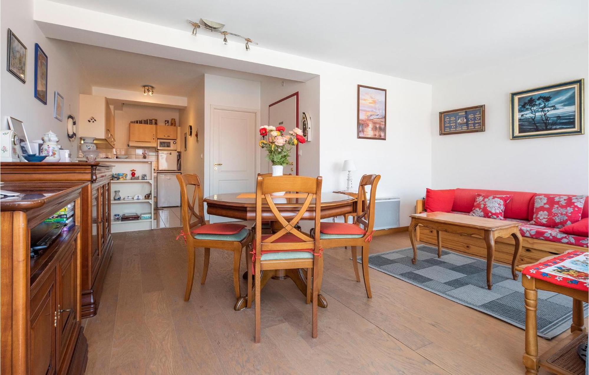 Gorgeous Apartment In Royan With Kitchen Εξωτερικό φωτογραφία