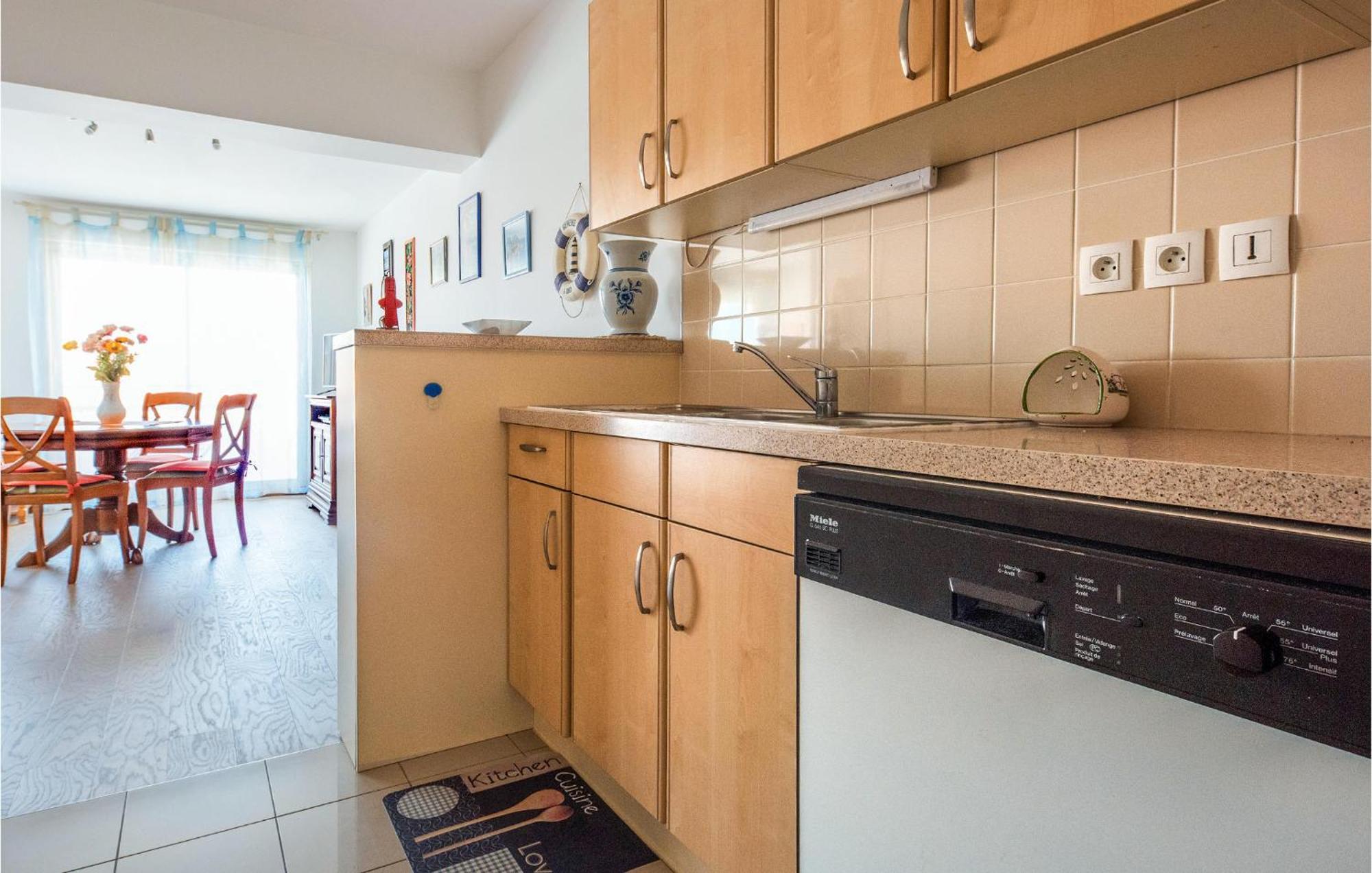 Gorgeous Apartment In Royan With Kitchen Εξωτερικό φωτογραφία