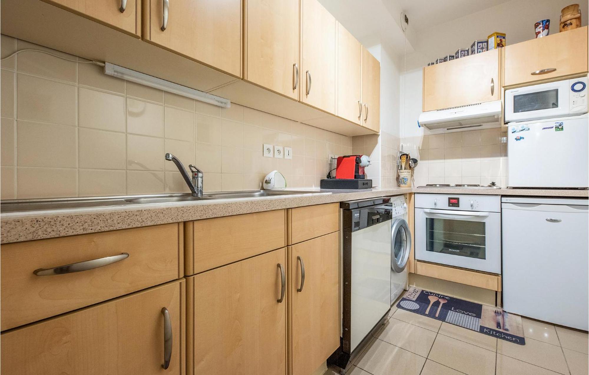 Gorgeous Apartment In Royan With Kitchen Εξωτερικό φωτογραφία